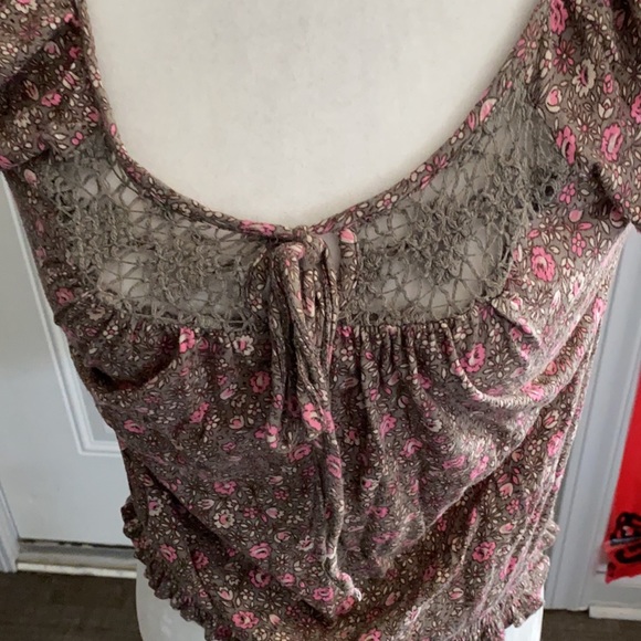 Flower top💜 - Picture 3 of 6